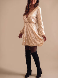Noelle | Robe de fête portefeuille glamour à col en V et à manches longues