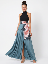 Valentina | Elegantes geblümtes Maxikleid mit Neckholder-Ausschnitt und vorderem Schlitz