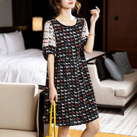Vestido RetroChic Negro de Chifón en Línea A