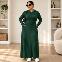 Amara | Elegantes geripptes Maxikleid mit Kapuze
