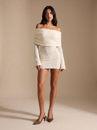 Aria | Mini-robe de fête glamour à épaules dénudées, avec paillettes et manches évasées