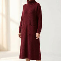 Camille | Robe-pull longue élégante à col roulé doux et détails de poches