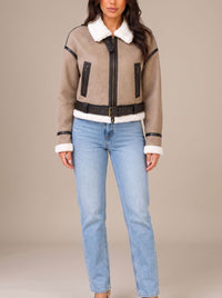 Mila | Short teddy coat in aviator style with a luxurious faux fur collar
