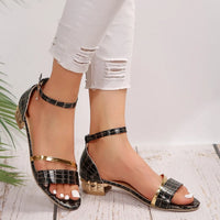 Sommerliche Goldene Sandalen von SoleLuxe