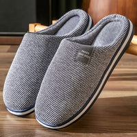 Cristiano | Antislip winterpantoffels in zachte gestreepte stof