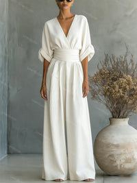 Julia | Elegant and refined jumpsuit with V-neck
