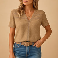 Camila | Blusa moderna con pois svizzeri e pizzo