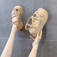 Sandali estivi con zeppa e plateau per donna