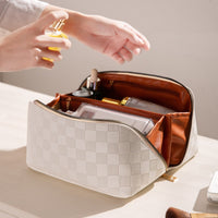 Lieke | Stylish and Practical Toiletry Bag with Checkered Pattern