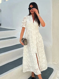 Yvelisse Elegantes Spitzen-Ausschnittkleid