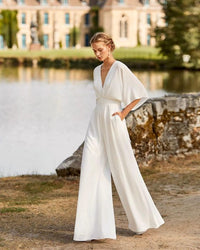 Julia | Comfortabele en elegante jumpsuit met V-hals en wijde pijpen