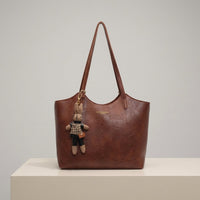 Esmee | Vegane Ledertasche mit Hasenanhänger