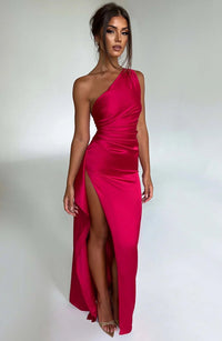 Muriëlle | Beautiful one-shoulder evening dress with elegant slit