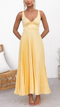 Valeria | Elegant pleated maxi dress with adjustable straps