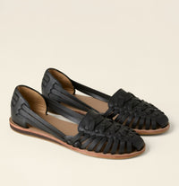 Noa | Geweven slip-on sandalen met gesloten neus