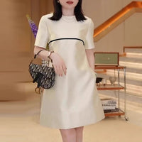 Sommerliches Satin Büro Mini Kleid
