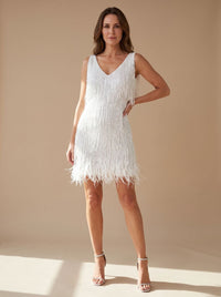 Mila | Mini-robe de fête glamour à franges de sequins et décolleté en V flatteur