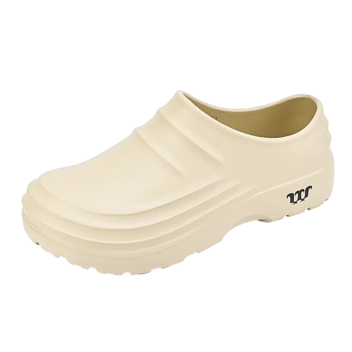 Zuecos y zapatillas