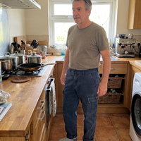 Roben | Vintage Cargo Pants with Relaxed Fit and Functional Pockets